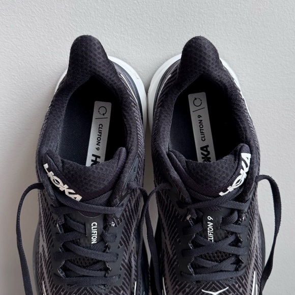 Hoka One Shoes Men 9.5D Clifton 9 Black White Running Shoes Walking Comfort - Picture 10 of 15